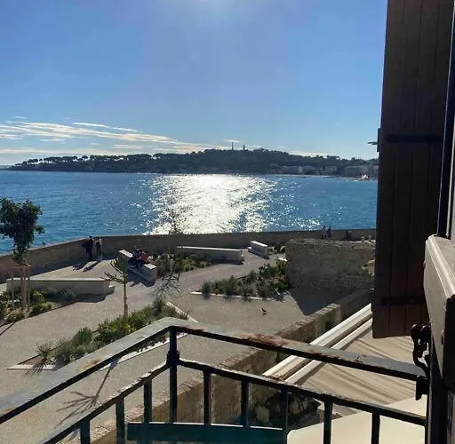 Stunning View 昂蒂布